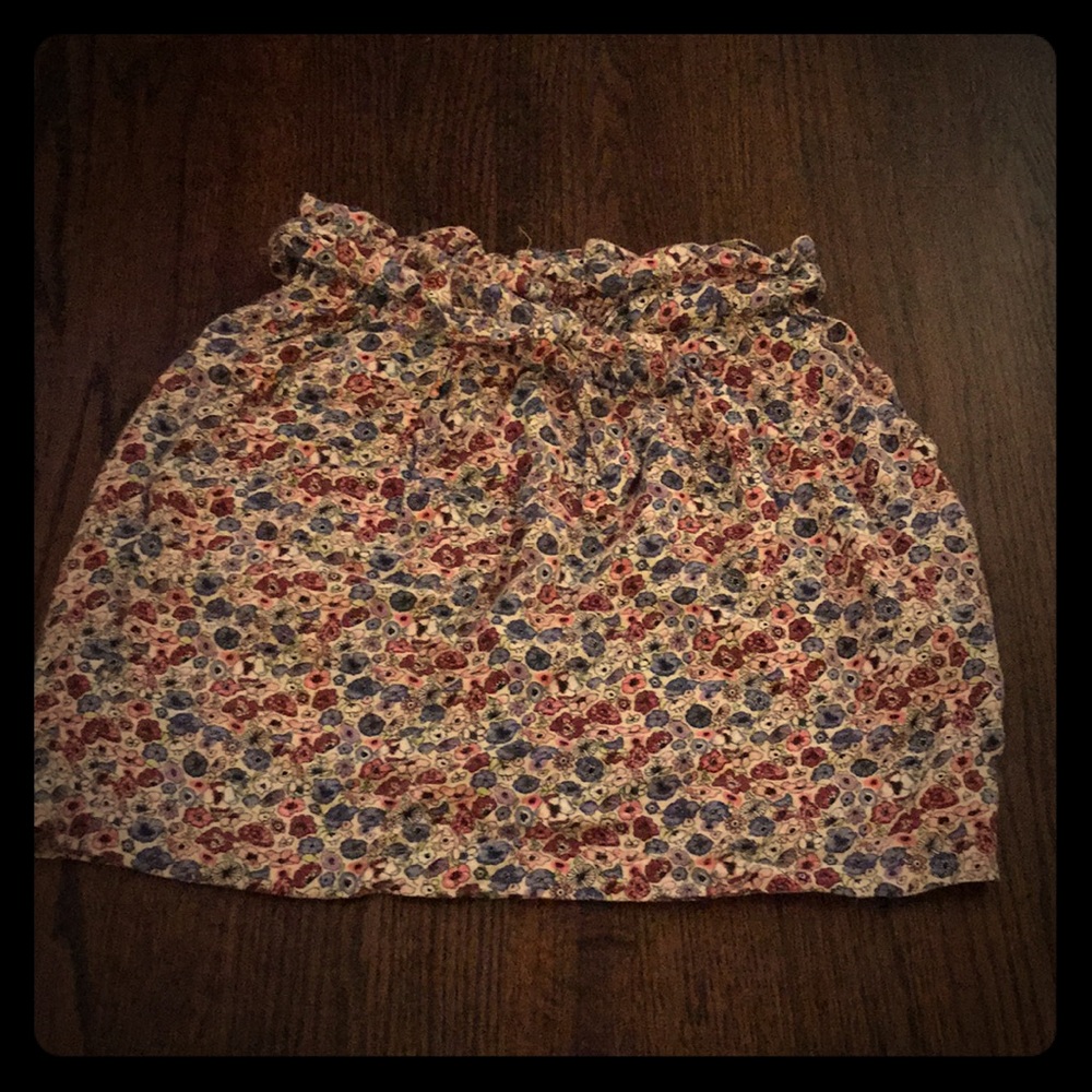H&M Floral Mini Skirt Size 4
